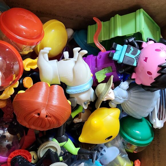 Box of Small Toys – Mixed Lot – McDonald’s & Knick-Knacks – 5 lbs - Picture 8 of 10
